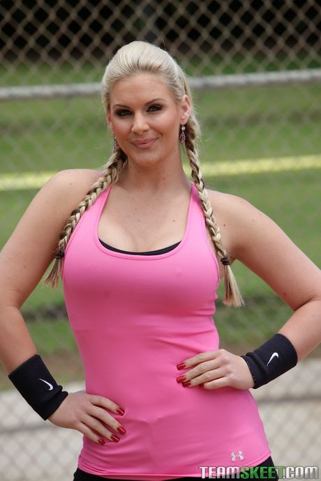 Big Titted american blonde Phoenix Marie gets her pussy stuffed after a workout