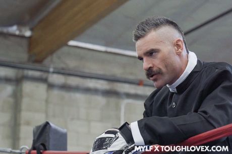 金髪スペイン人妻ブリジットBは夫にマンコを舐められチンポを突っ込まれる