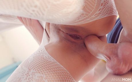 Brasiliansk sød Francys Belle får sit røvhul fyldt med en dong