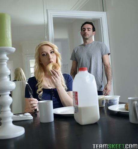 Blonde Mommy Darcie Belle has lesbian sex with a teen girl