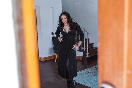 Great american,greek MILF Sheena Ryder rides a big dick in POV and gets a messy facial