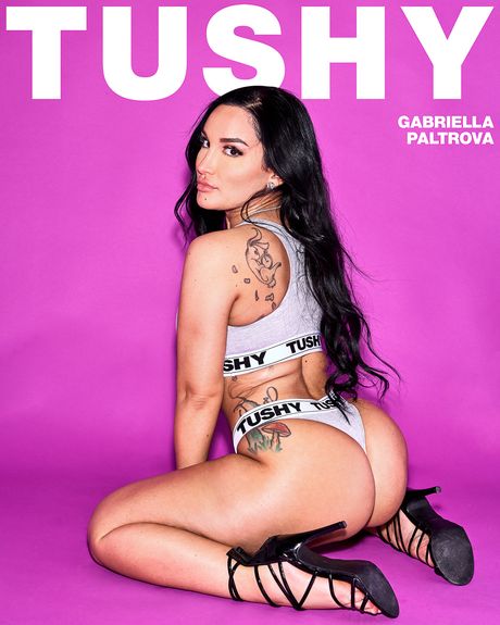 Inked Latina Gabriella Paltrova bliver røvkneppet og får en sprøjt i ansigtet