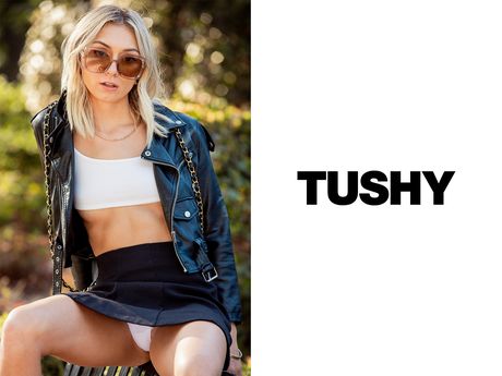 Blond amerikansk teenager Chloe Temple bliver røvkneppet under en hardcore analfuck