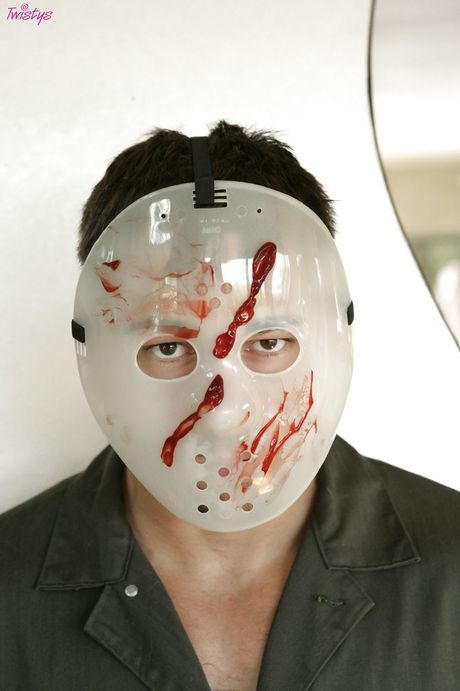 Blond hungarian chick Jordan White gets her pussy stuffed by a big dick