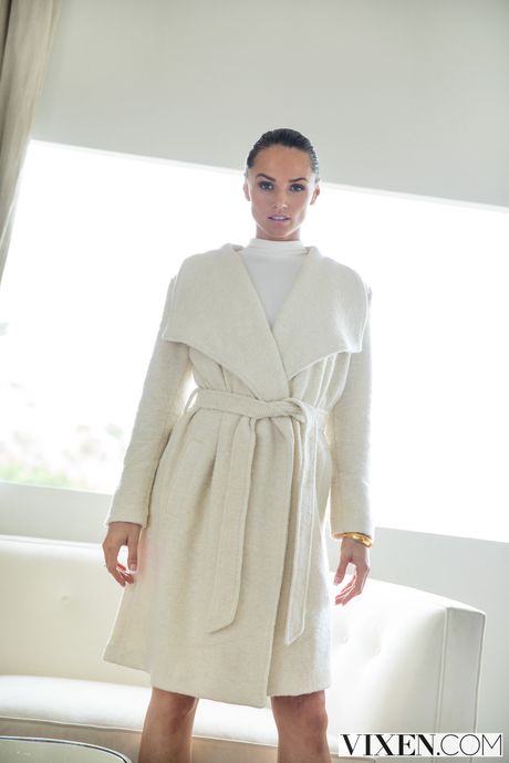 Dark-Haired american model Tori Black gets her pussy eaten out and fucked