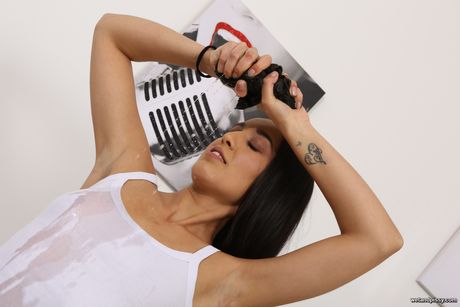 Lean czech doll Amanda Estela touches her pussy after peeing on a mirror